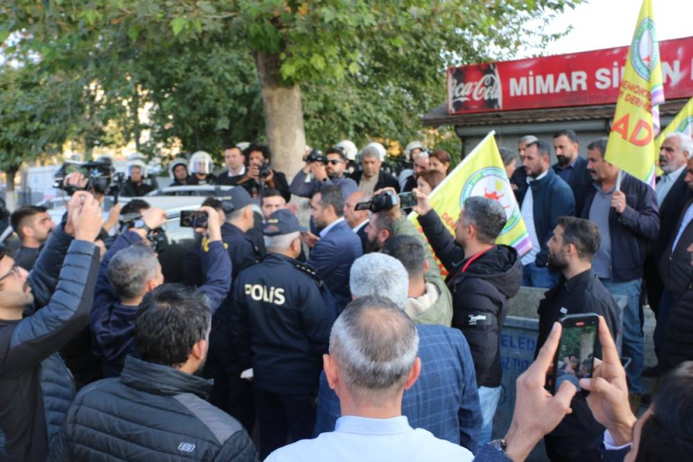 Halfeti Belediyesine kayyum atanması protestolarında 10 tutuklama 